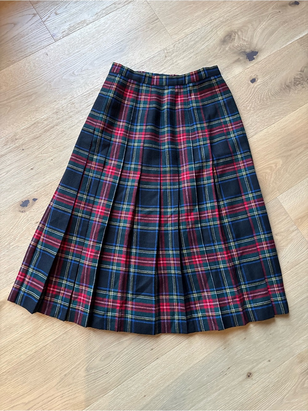 Vintage LINDSEY BLAKE Wool Tartan Plaid Skirt, Classic Plaid, Pleated, Warm, 10